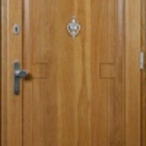 Dřevěné vchodové dveře S07