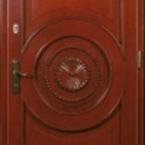 Dřevěné vchodové dveře S16